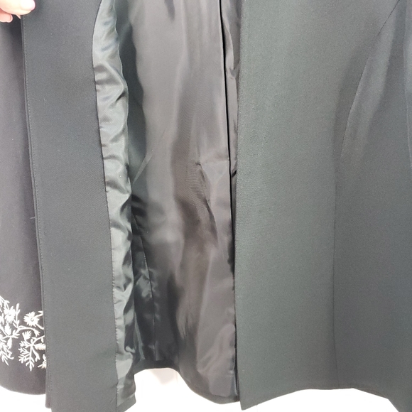 Kasper Black Crepe Embroidered Jacket Blazer NEW - Picture 6 of 8